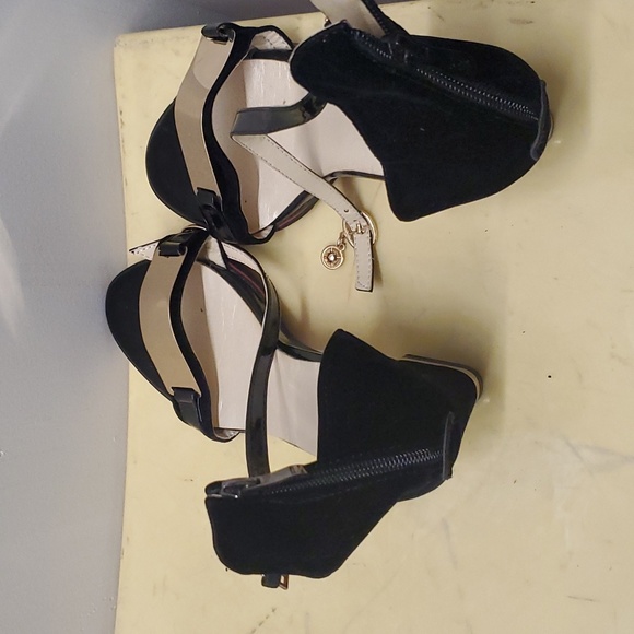 Unknown Shoemaker Velvet Black Patent Leather Ankle Strap Sandals 8.5 - Picture 4 of 10